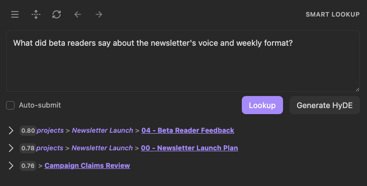 Smart Lookup Pro v0.4.0 shows the complete beta-reader voice and weekly-format query above three Sources: Beta Reader Feedback, Newsletter Launch Plan, and Campaign Claims Review.